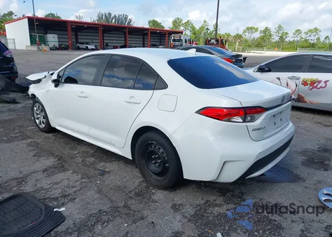 2022 Toyota Corolla Le z USA, uszkodzony, nr VIN 5YFEPMAE1NP297800